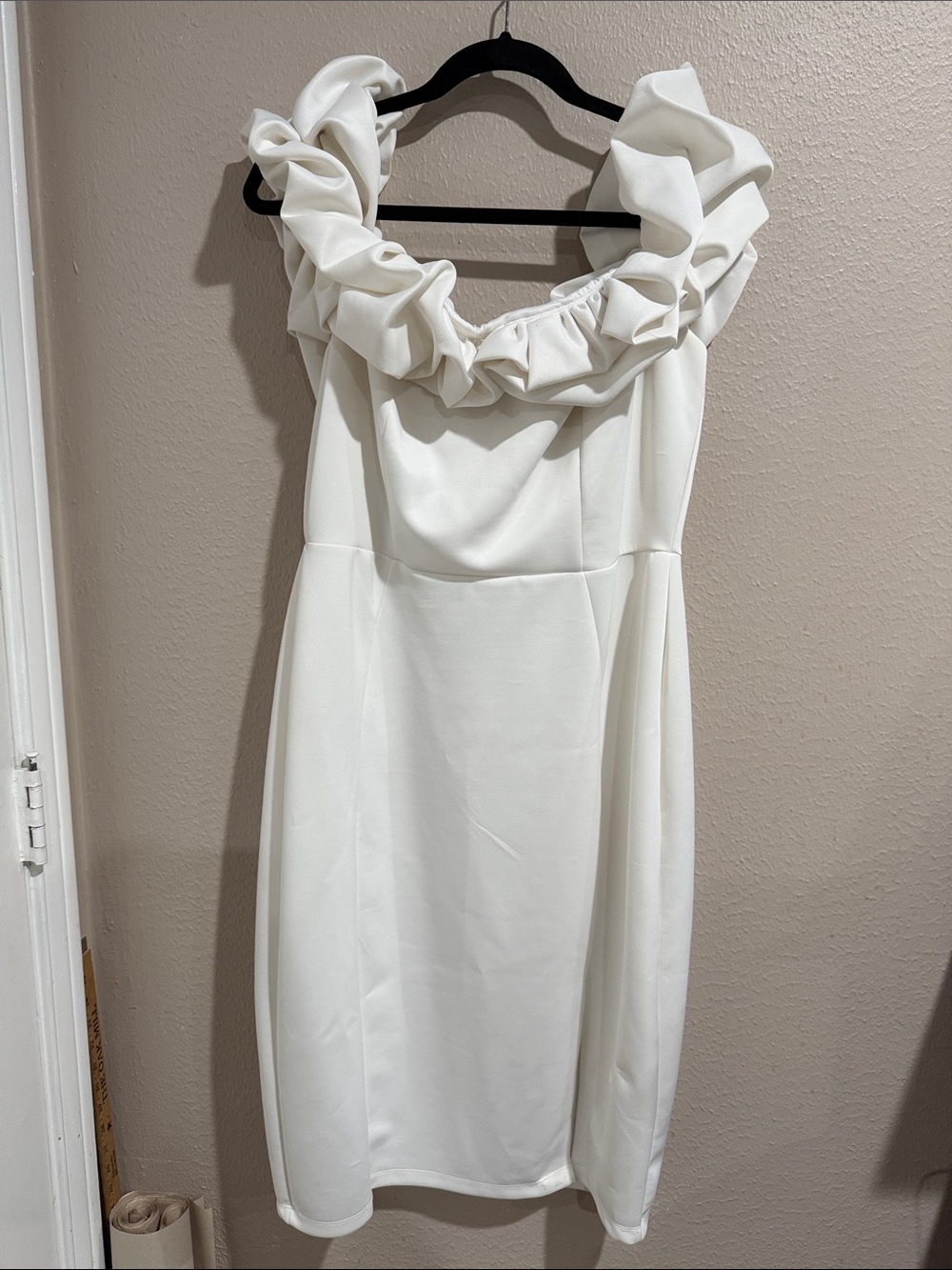 Elegant White Ruffled Neck Women’s Dress - 1X